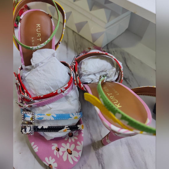Kurt Geiger floral sandal - Picture 6 of 6